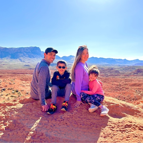 Meet your Posher, Tiffany - Picture 1 of 4